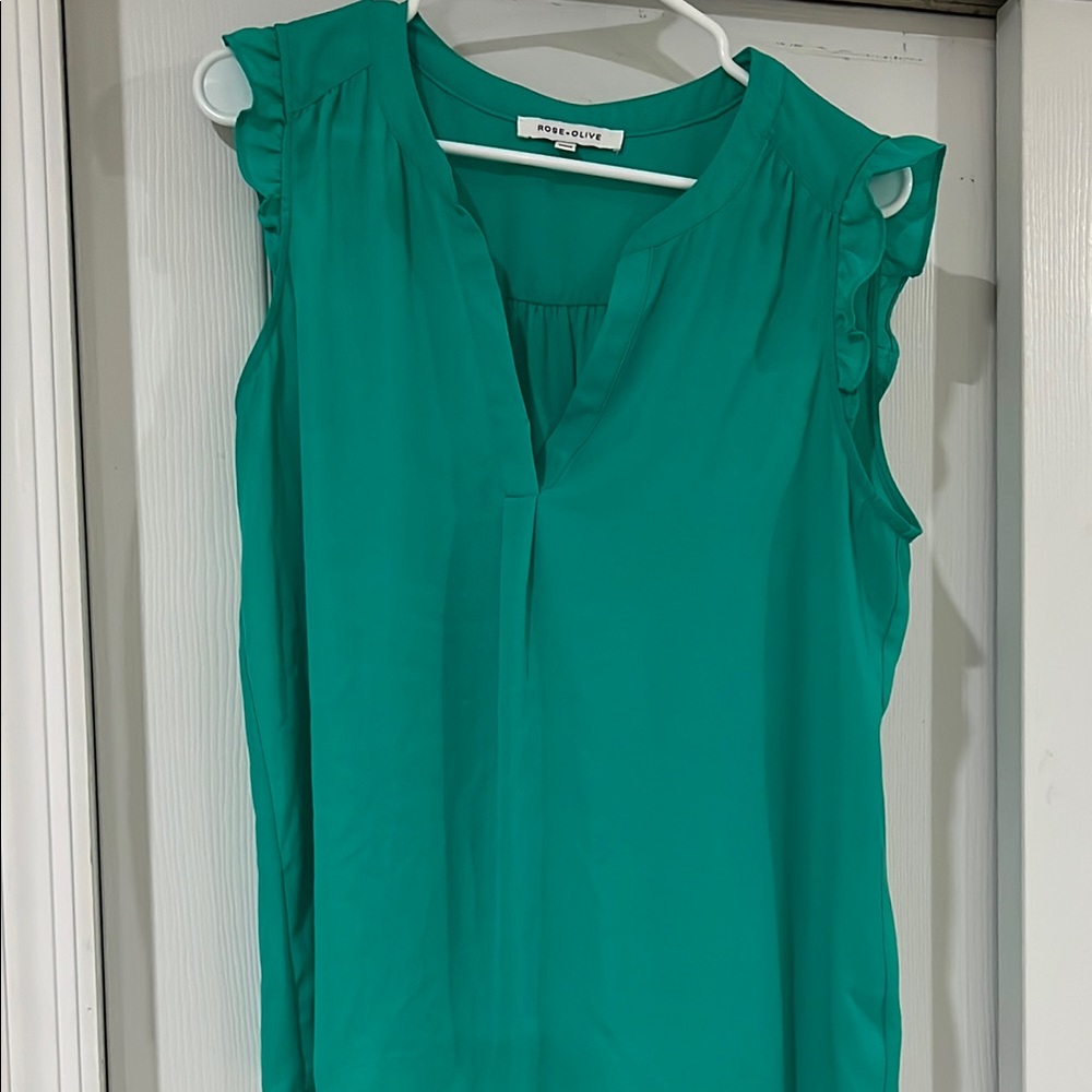 Rose & Olive Green Sleeveless Blouse